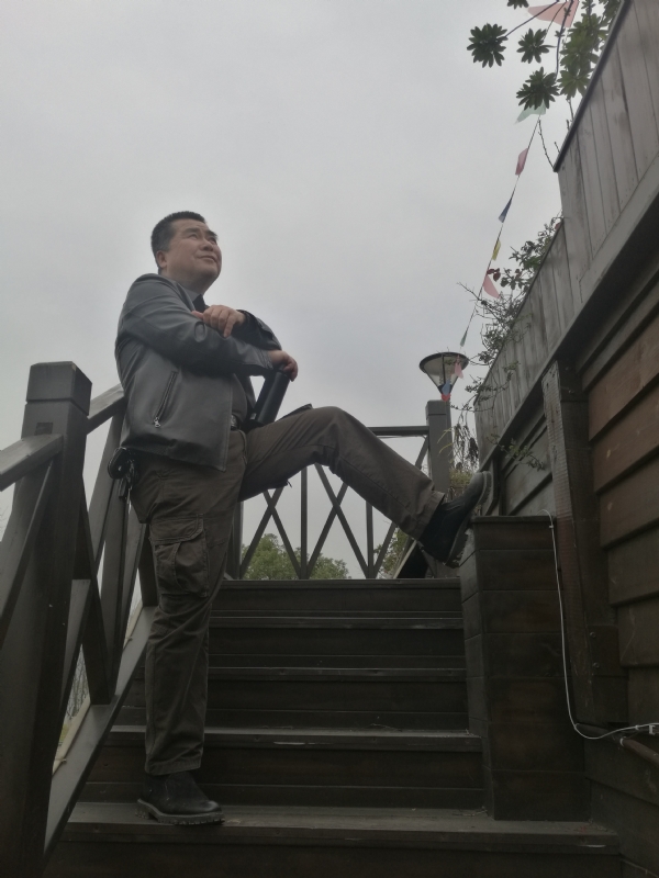 孤单背影的第一张照片--株洲认干亲服务网